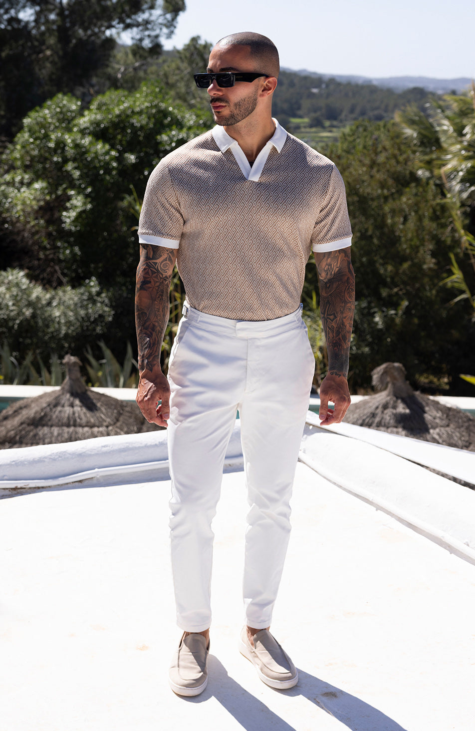 Como Swirl Geo Jacquard Slim Polo in Sand