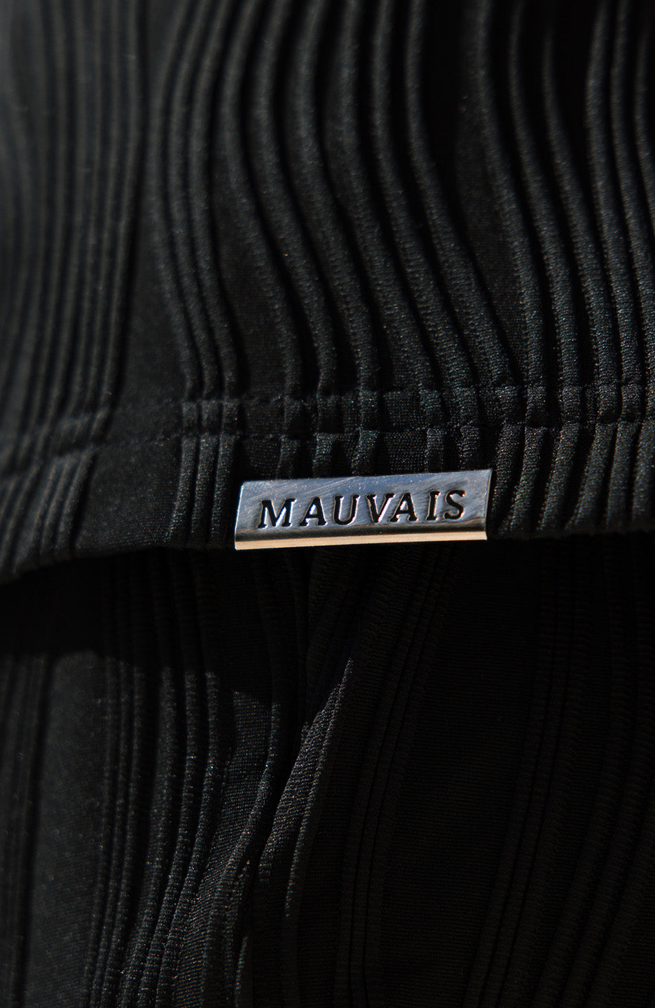 Relaxed Fit Wave Shirt in Black