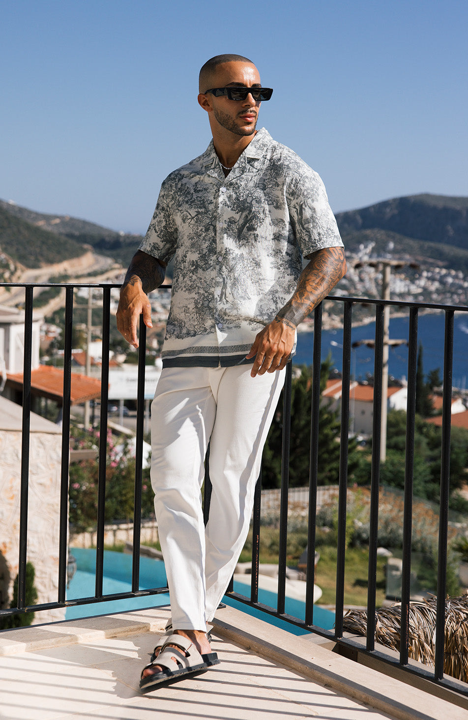 Tabo Toile de Jouy Print Shirt in Blue