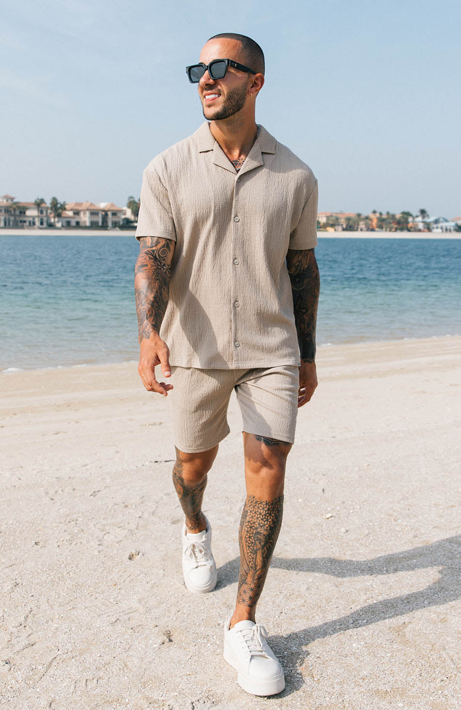 Eivissa Slim Stretch Shorts in Taupe