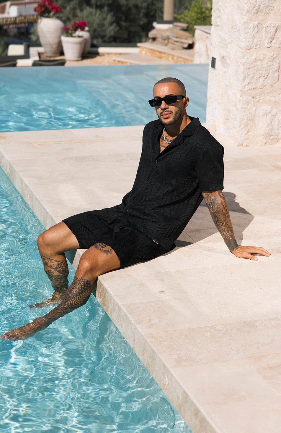 Relaxed Fit Wave Shirt in Black