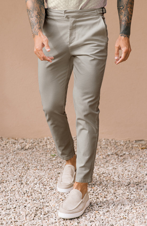 Model is 5'10, wearing size W32