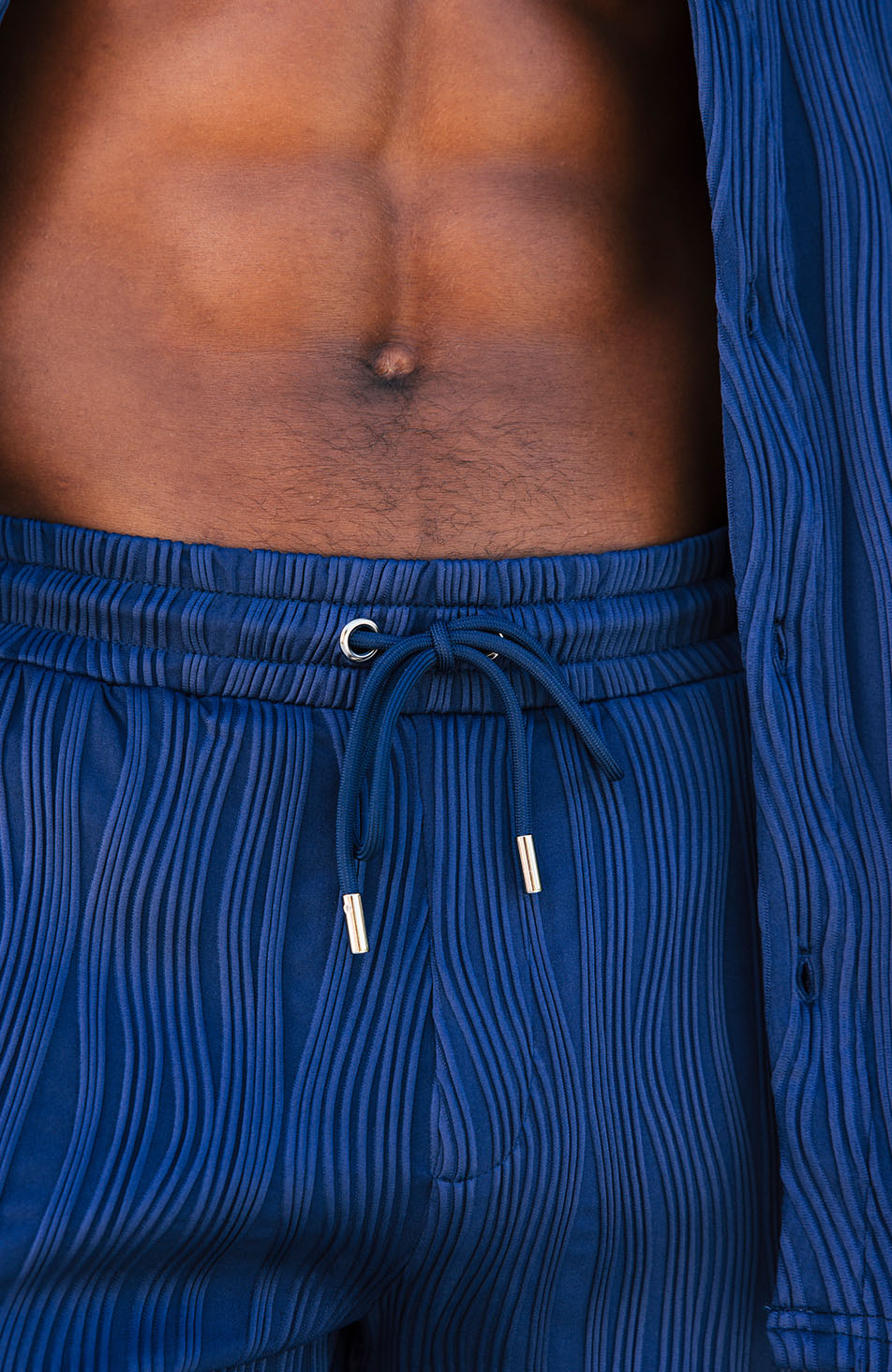 Wave Shorts in Navy
