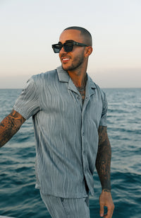 Model is 5'10 wearing size Small