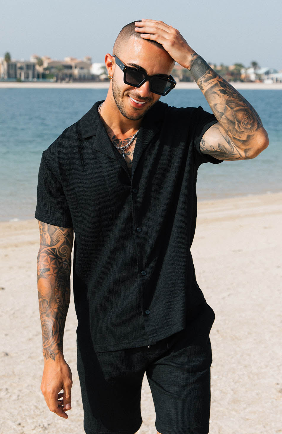 Eivissa Slim Stretch Shorts in Black