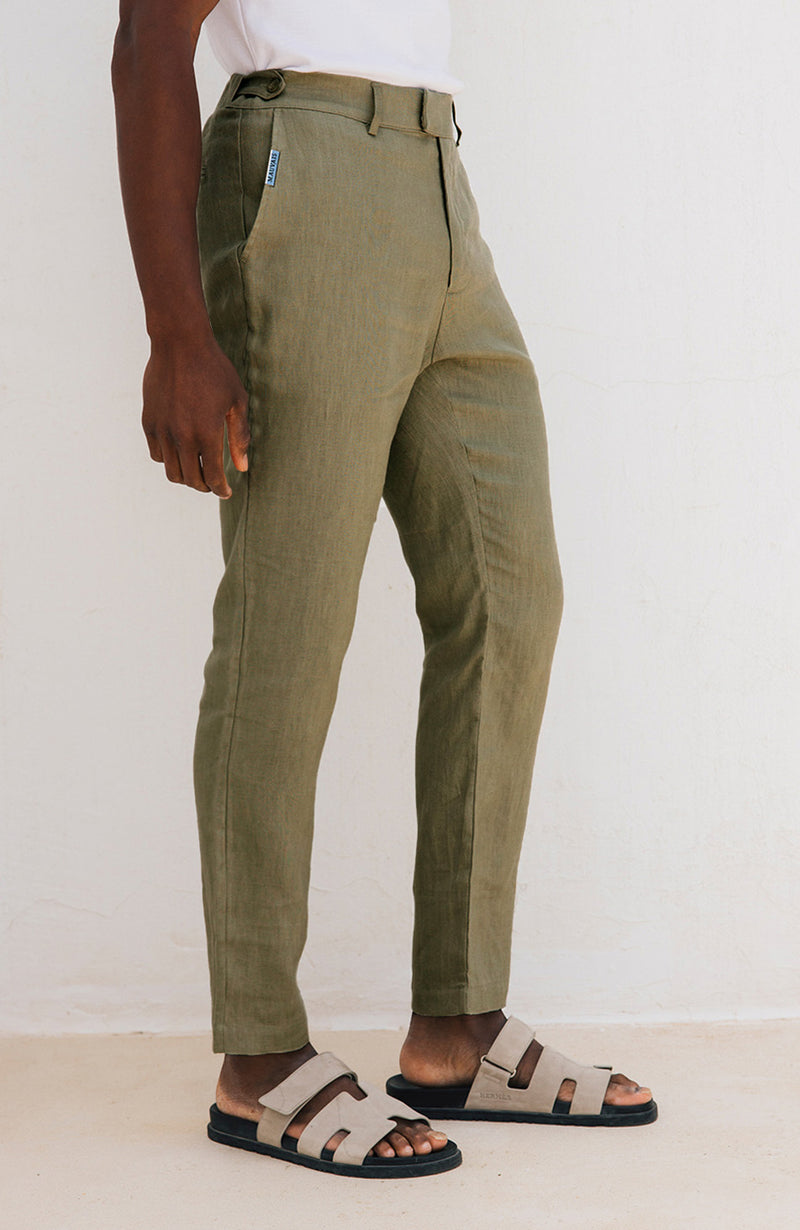 Model is 6'1 with W30, wearing W30