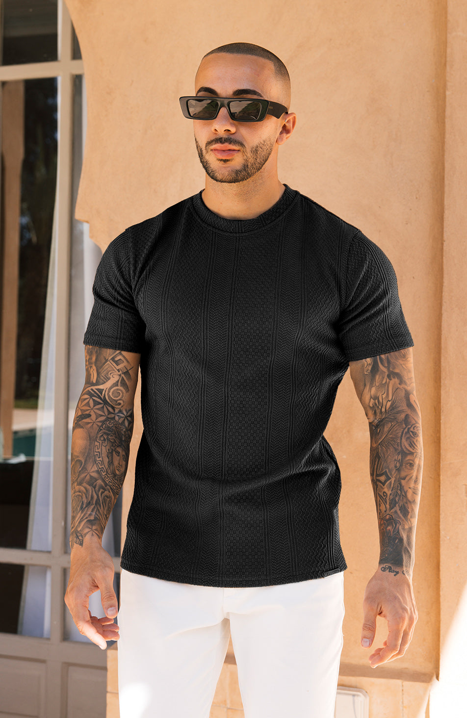 Cedro Slim Textured Tee in Black