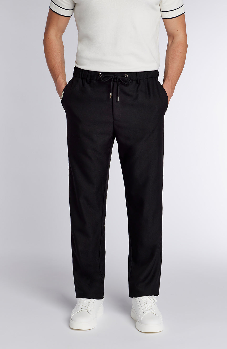 Deveron Straight Leg Pants in Black