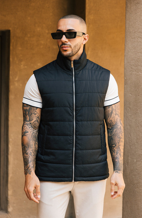 Model is 6'1, Chest 38in wearing size M