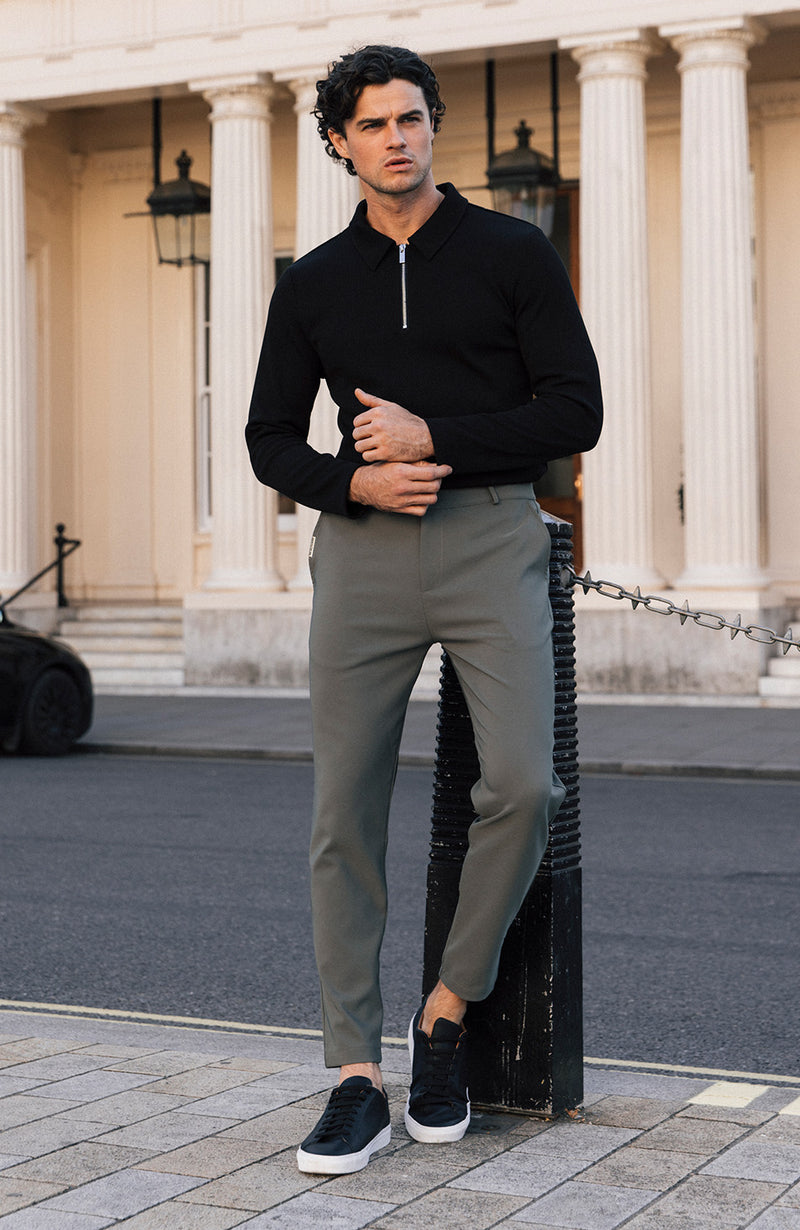 Model is 6'2, Waist 32in and wearing W32