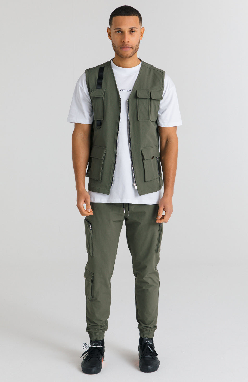 Utility Cargo Vest in Khaki