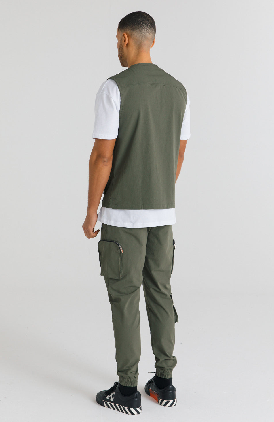 Utility Cargo Vest in Khaki