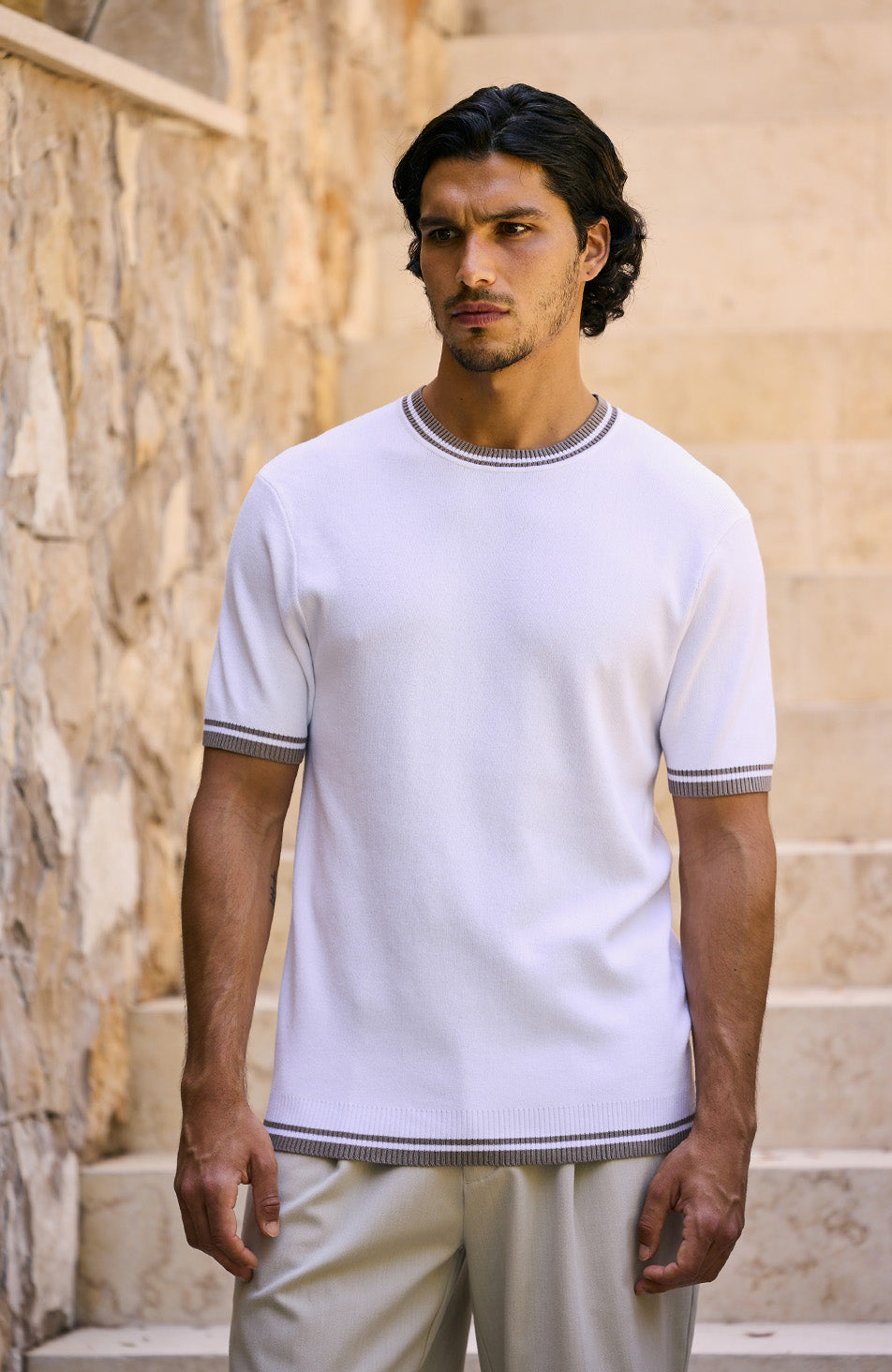 Model is 5'11 with a chest 38", wearing size M