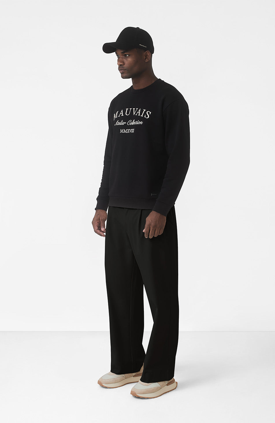 Como Relaxed Fit Pleated Tailored Trousers in Black