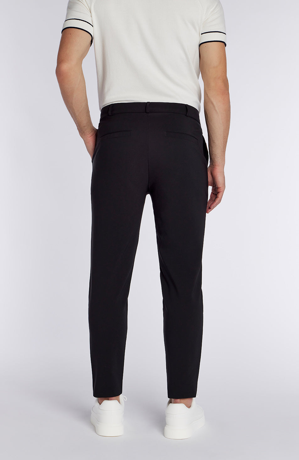 Signature Hybrid Pants in Black