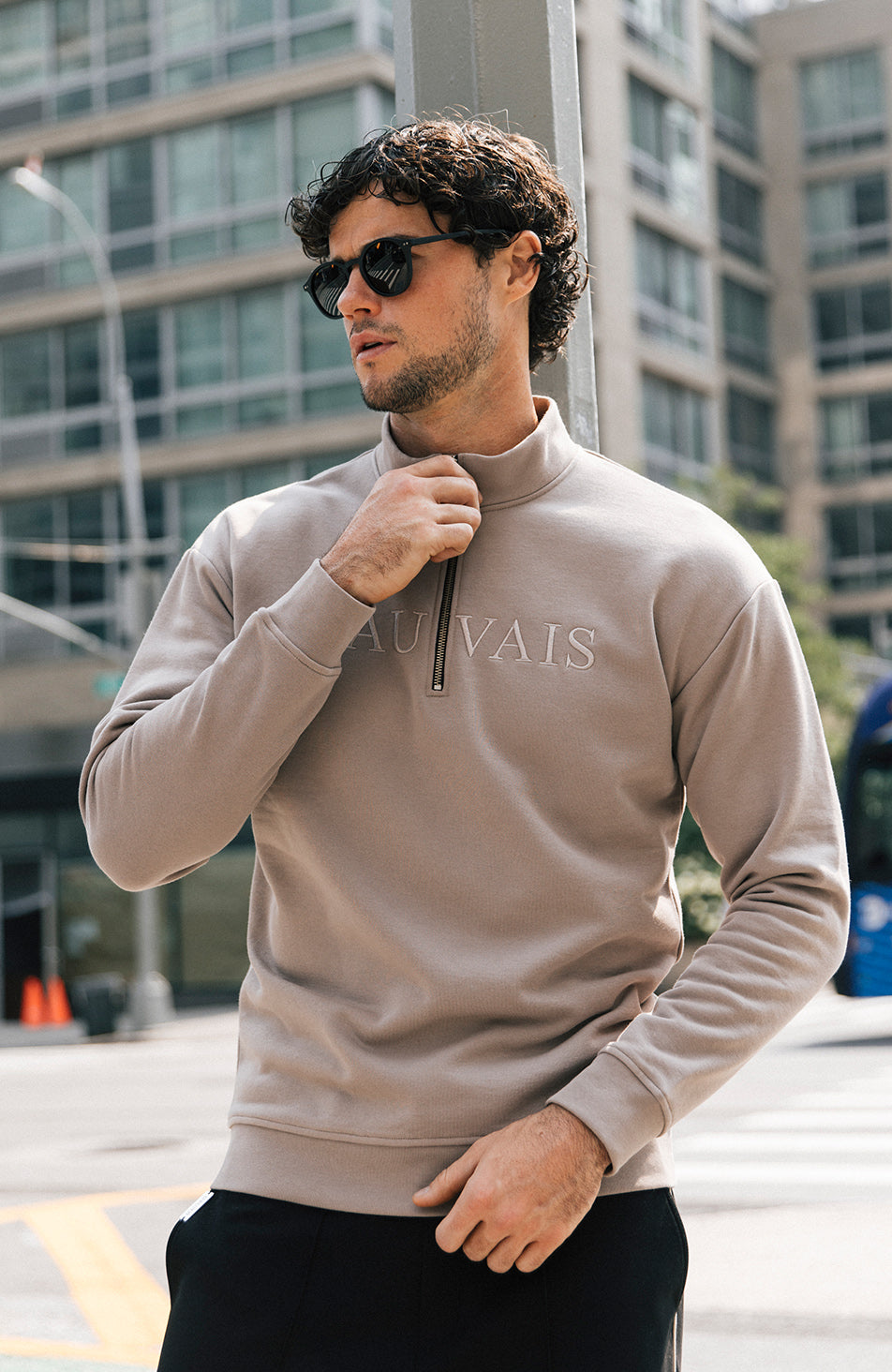 Volonte Regular Quarter Zip Sweatshirt in Stone